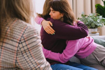 découvrez la psychologie positive, une approche qui vise à promouvoir le bien-être, la résilience et l'épanouissement personnel. apprenez comment cultiver des émotions positives et améliorer votre qualité de vie grâce à des pratiques simples et efficaces.
