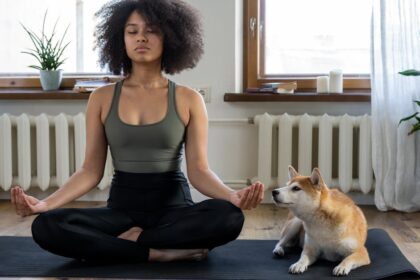 découvrez l'art de la respiration profonde : une méthode efficace pour réduire le stress, améliorer la concentration et favoriser la relaxation. apprenez des techniques simples pour intégrer cette pratique bénéfique dans votre quotidien.