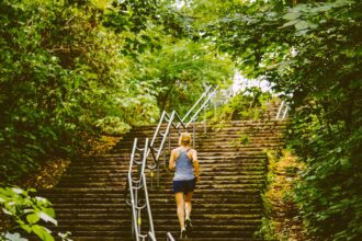 découvrez les nombreux avantages des exercices d'endurance : amélioration de la santé cardiovasculaire, augmentation de l'énergie, contrôle du poids et bien-être mental. adoptez ces activités pour un mode de vie plus actif et sain !
