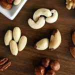 découvrez les nombreux bienfaits des noix pour la santé. riches en nutriments essentiels, en antioxydants et en acides gras sains, elles contribuent à améliorer la santé cardiaque, favoriser la gestion du poids et renforcer le système immunitaire. apprenez comment intégrer ces super-aliments dans votre alimentation quotidienne.