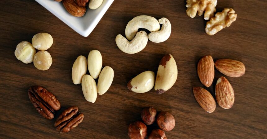 découvrez les nombreux bienfaits des noix pour la santé. riches en nutriments essentiels, en antioxydants et en acides gras sains, elles contribuent à améliorer la santé cardiaque, favoriser la gestion du poids et renforcer le système immunitaire. apprenez comment intégrer ces super-aliments dans votre alimentation quotidienne.