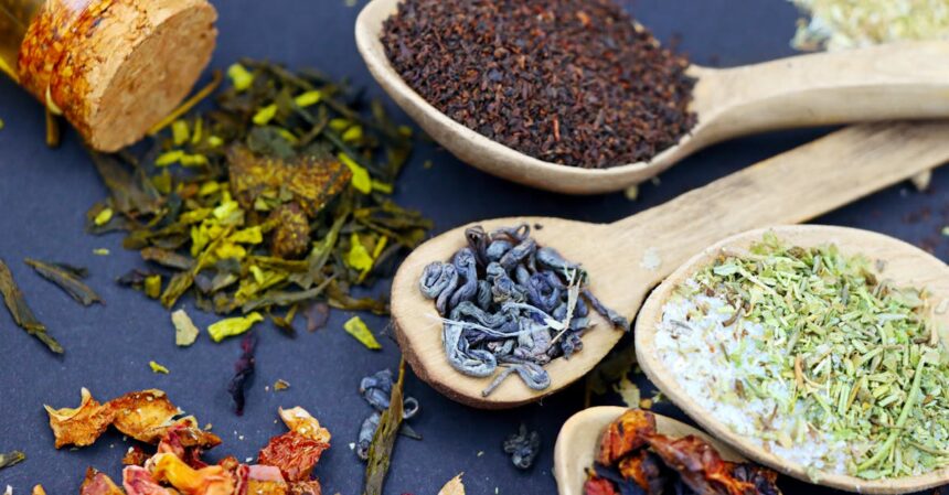 découvrez l'univers apaisant des tisanes : boissons naturelles aux multiples bienfaits pour la santé, idéales pour se détendre et revitaliser votre esprit. explorez nos recettes et conseils pour savourer ces infusions délicieuses.