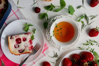 découvrez les nombreux bienfaits du thé au thym, une boisson apaisante et savoureuse qui favorise la digestion, renforce le système immunitaire et aide à soulager les symptômes respiratoires. apprenez comment intégrer cette infusion aromatique à votre routine quotidienne pour une santé optimale.