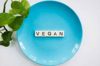 explorez le véganisme, un mode de vie éthique et durable qui prône le respect des animaux et la protection de l'environnement. découvrez des recettes savoureuses, des conseils pratiques et des informations sur les bienfaits pour la santé d'une alimentation 100% végétale.
