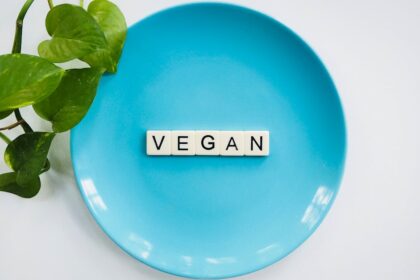 explorez le véganisme, un mode de vie éthique et durable qui prône le respect des animaux et la protection de l'environnement. découvrez des recettes savoureuses, des conseils pratiques et des informations sur les bienfaits pour la santé d'une alimentation 100% végétale.