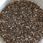 découvrez les bienfaits des graines de chia, super-aliment riche en oméga-3, fibres et protéines. parfaites pour vos smoothies, salades ou desserts, ces petites graines vous aideront à améliorer votre santé et à adopter une alimentation équilibrée. apprenez comment les intégrer facilement dans votre quotidien.