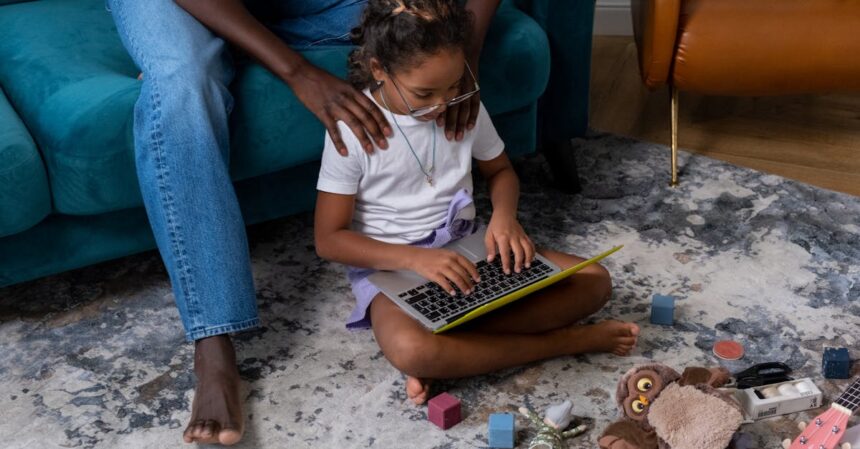 découvrez les principes du parenting positif pour élever des enfants épanouis et confiants. apprenez des techniques bienveillantes qui favorisent la communication et le respect mutuel au sein de la famille.