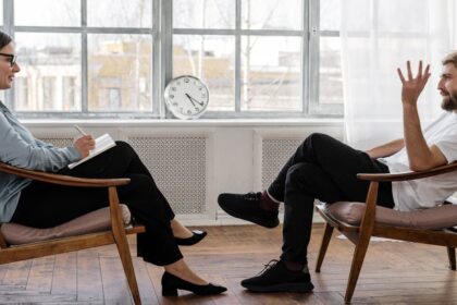 découvrez le coaching en relations pour améliorer vos interactions, renforcer votre connexion et résoudre les conflits. transformez vos relations personnelles et professionnelles grâce à des conseils adaptés et des stratégies éprouvées.
