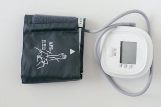 découvrez des conseils et des informations essentielles sur la santé cardiovasculaire. apprenez à optimiser votre bien-être cardiaque grâce à une alimentation équilibrée, à l'exercice physique et à des habitudes de vie saines. protégez votre cœur et améliorez votre qualité de vie.