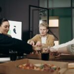 découvrez comment améliorer vos relations interpersonnelles grâce à des conseils pratiques et des stratégies efficaces. transformez votre communication et renforcez vos liens sociaux pour une vie plus épanouissante.