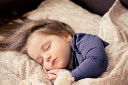 découvrez l'importance de l'hygiène du sommeil pour améliorer la qualité de votre repos. apprenez des astuces et des conseils pratiques pour instaurer des habitudes favorables à un sommeil réparateur et éviter les troubles du sommeil.