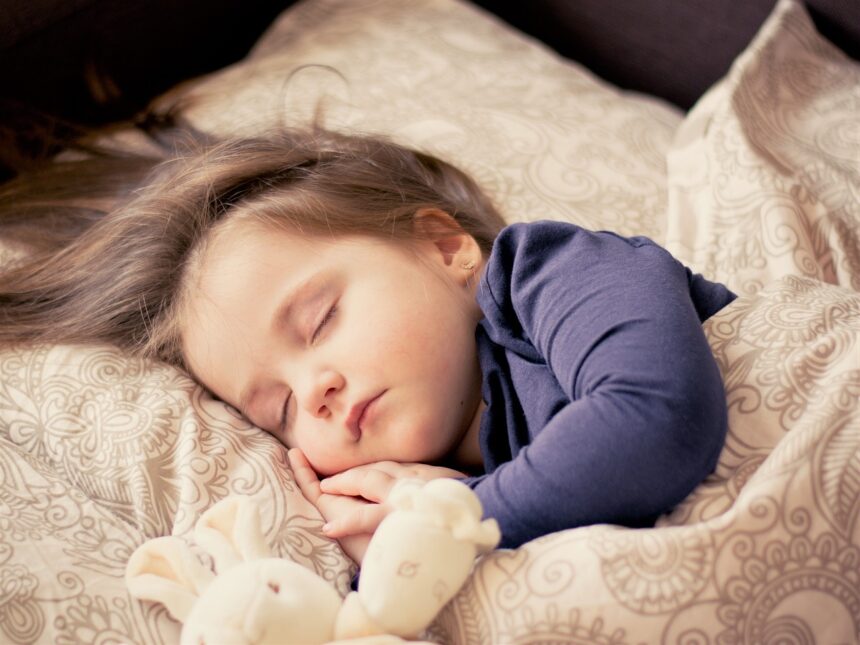découvrez l'importance de l'hygiène du sommeil pour améliorer la qualité de votre repos. apprenez des astuces et des conseils pratiques pour instaurer des habitudes favorables à un sommeil réparateur et éviter les troubles du sommeil.