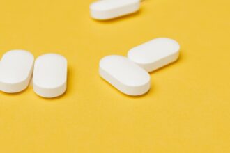 découvrez l'importance des vitamines essentielles pour votre santé. apprenez comment elles soutiennent votre bien-être général, renforcent votre système immunitaire et améliorent votre énergie au quotidien. informez-vous sur les meilleures sources alimentaires et les compléments pour optimiser votre apport en vitamines.