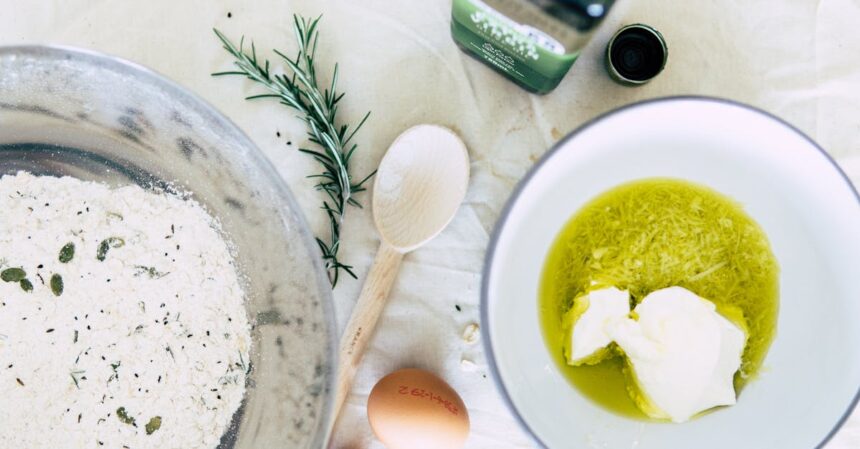 découvrez les bienfaits de l'huile d'olive, un ingrédient essentiel de la cuisine méditerranéenne. apprenez à l'utiliser dans vos recettes, ses vertus pour la santé et comment choisir la meilleure huile d'olive pour vos plats.