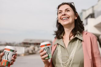 découvrez le rôle essentiel des hormones dans le fonctionnement de notre corps. apprenez comment elles influencent notre humeur, notre croissance et notre métabolisme. explorez les différents types d'hormones et leurs effets sur la santé globale.