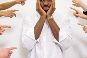 découvrez l'impact psychologique des expériences et des événements sur l'individu. analysez comment les émotions, les comportements et la santé mentale sont influencés par divers facteurs psychologiques.