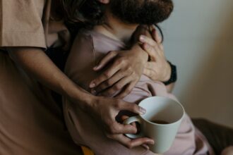 découvrez l'art de la communication efficace : techniques, conseils et stratégies pour améliorer vos échanges interpersonnels et professionnels. dominez l'écoute active, l'expression claire et le partage d'idées !