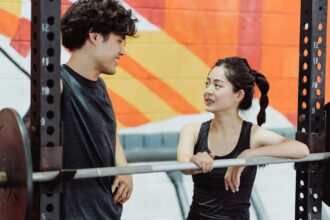 découvrez les bienfaits de l'exercice régulier pour votre santé physique et mentale. apprenez comment intégrer l'activité physique dans votre routine quotidienne et améliorez votre bien-être général.