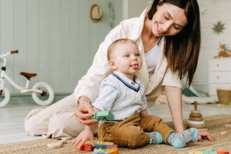 découvrez l'éducation émotionnelle, une approche essentielle pour développer la compétence émotionnelle des individus. apprenez à reconnaître, gérer et exprimer vos émotions, tout en renforçant les relations interpersonnelles et le bien-être général. transformez votre compréhension des émotions pour un avenir plus épanouissant.