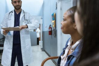 découvrez le monde de l'urologie, une spécialité médicale dédiée à la santé du système urinaire et reproducteur. explorez les traitements, les innovations et les conseils pour une meilleure qualité de vie.