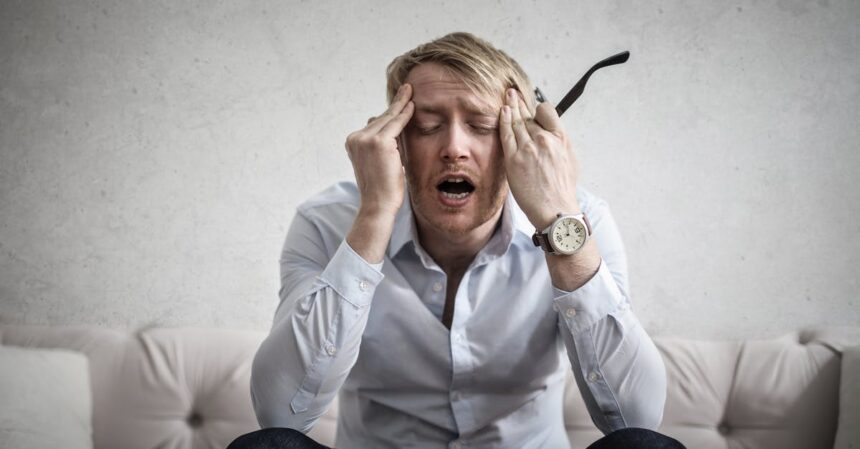 découvrez les causes et les solutions efficaces pour soulager la douleur auriculaire. que ce soit à cause d'une infection, d'un changement de pression ou d'autres facteurs, apprenez les remèdes et conseils pour atténuer votre inconfort et prévenir les récidives.