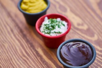 découvrez notre sélection de sauces incontournables pour sublimer vos plats. que vous aimiez les sauces crémeuses, épicées ou classiques, trouvez la recette parfaite pour chaque occasion !