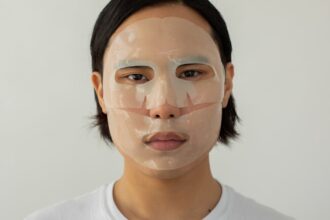 découvrez notre masque hydratant, spécialement formulé pour apporter une intense hydratation à votre peau. enrichi en ingrédients naturels, il nourrit en profondeur, améliore l'élasticité et laisse votre teint frais et radieux.