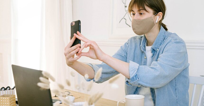 découvrez les bienfaits des masques pour le visage ! offrez à votre peau une hydratation intense, une purification profonde et un éclat naturel grâce à nos masques adaptés à tous les types de peau. transformez votre routine beauté avec des soins efficaces et revitalisants.