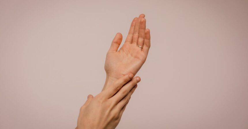 découvrez les bienfaits du massage du cuir chevelu : relaxation, stimulation de la circulation sanguine et amélioration de la santé capillaire. offrez-vous un moment de bien-être et revitalisez vos cheveux avec des techniques simples et efficaces.