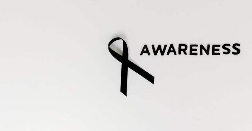 découvrez tout sur le mélanome, un type de cancer de la peau. apprenez à reconnaître les symptômes, les facteurs de risque et les options de traitement pour cette maladie. protégez votre santé avec des informations essentielles sur la prévention et le dépistage.