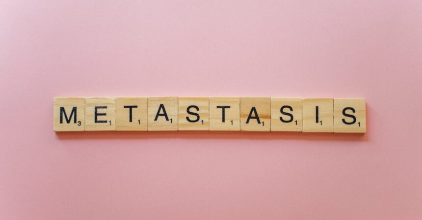 la métastase est un processus par lequel les cellules cancéreuses se propagent depuis leur site d'origine vers d'autres parties du corps, formant de nouvelles tumeurs. comprendre ce phénomène est crucial pour le diagnostic et le traitement du cancer.