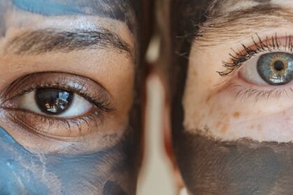 découvrez les bienfaits de la microdermabrasion, un traitement esthétique non invasif qui exfolie en douceur la peau, réduit les imperfections et améliore le teint. offrez à votre peau un éclat renouvelé et un aspect plus lisse grâce à cette technique moderne et efficace.