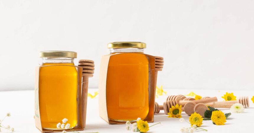 découvrez les nombreux bienfaits du miel pour votre santé et votre bien-être. apprenez comment cet aliment naturel peut renforcer votre système immunitaire, apporter des antioxydants et améliorer votre digestion. explorez les vertus apaisantes du miel pour la peau et son rôle dans les remèdes naturels.