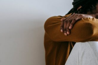 découvrez tout sur la migraine : causes, symptômes, traitements et conseils pour soulager vos douleurs et améliorer votre qualité de vie.
