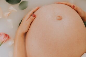 découvrez tout ce qu'il faut savoir sur la grossesse : conseils, étapes, bien-être, alimentation et préparation à l'accouchement pour vivre cette belle aventure sereinement.