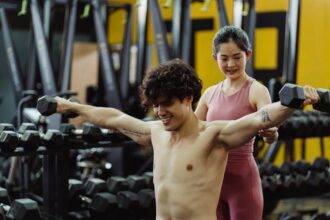 découvrez des conseils et des techniques efficaces pour optimiser votre prise de masse musculaire. apprenez à structurer votre entraînement, à choisir les bons aliments et à adapter votre régime pour favoriser le gain musculaire durable.
