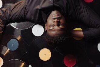 découvrez notre sélection apaisante de musique pour dormir, conçue pour vous aider à vous détendre et à plonger dans un sommeil réparateur. profitez de mélodies douces et de sons relaxants pour améliorer la qualité de votre sommeil.