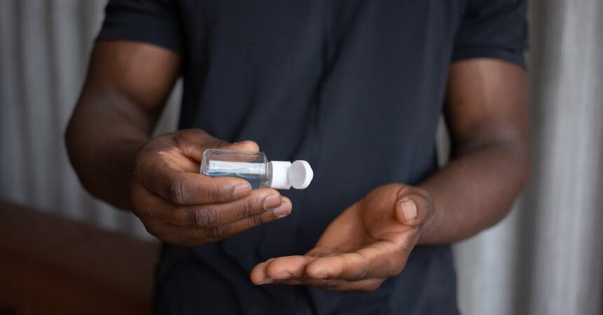 découvrez tout ce qu'il faut savoir sur l'infection cutanée fongique : causes, symptômes, traitements et conseils de prévention pour garder votre peau saine.