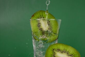 découvrez l'importance de la nutrition dans la prévention et le traitement du cancer. apprenez comment une alimentation équilibrée peut soutenir votre santé et améliorer votre bien-être face à la maladie.