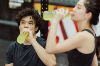 découvrez les secrets de la nutrition sportive pour optimiser vos performances. explorez des conseils d'experts, des régimes adaptés et des recettes saines pour alimenter vos entraînements et atteindre vos objectifs sportifs.