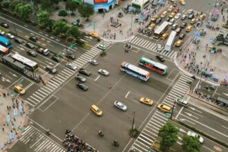 découvrez les causes et les solutions pour soulager la congestion auriculaire. apprenez comment reconnaître les symptômes, les traitements naturels et médicaux pour retrouver une audition claire et un confort auditif optimal.