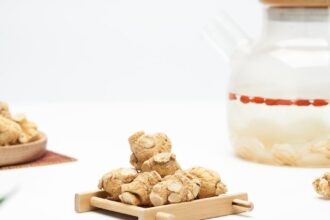 découvrez des remèdes maison efficaces pour soulager vos maux quotidiens de manière naturelle. apprenez à utiliser des ingrédients simples de votre cuisine pour améliorer votre santé et votre bien-être.