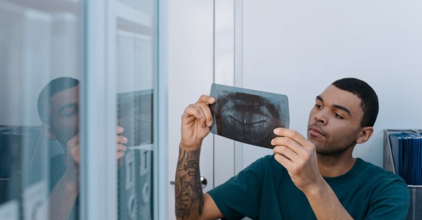 découvrez l'importance de la parodontologie, la spécialité dentaire axée sur la santé des gencives et des structures de soutien des dents. apprenez à prévenir et traiter les maladies parodontales pour un sourire éclatant et une meilleure santé bucco-dentaire.