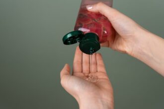 découvrez l'impact de la perte de liquides sur la santé. apprenez à reconnaître les symptômes, à comprendre les causes et à adopter les bonnes pratiques pour prévenir la déshydratation et maintenir un équilibre hydrique optimal.