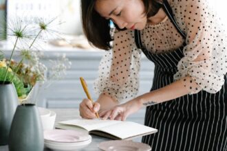 découvrez notre plan de repas énergisant pour stimuler votre système immunitaire. savourez des recettes délicieuses et nutritives, riches en vitamines et minéraux, qui vous aideront à renforcer vos défenses naturelles et à maintenir une santé optimale. parfait pour tous ceux qui souhaitent améliorer leur bien-être au quotidien.