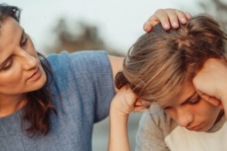 découvrez des informations et des solutions sur les problèmes de mâchoire, incluant les causes, les symptômes et les traitements pour améliorer votre santé bucco-dentaire.