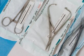 découvrez les problèmes dentaires post-opératoires courants, leurs causes et les conseils essentiels pour une récupération optimale après une chirurgie dentaire. apprenez à prévenir les complications et à assurer une bonne santé bucco-dentaire après une intervention.