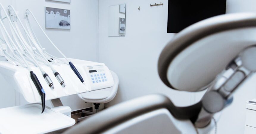 découvrez tout sur le kyste dentaire : causes, symptômes et traitements. apprenez comment préserver votre santé bucco-dentaire et éviter les complications liées aux kystes dentaires.