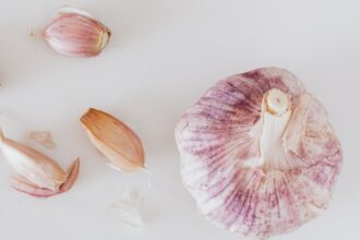 découvrez les bienfaits des anti-inflammatoires pour soulager vos douleurs et réduire l'inflammation dans le corps. apprenez à les utiliser de manière efficace et à intégrer des options naturelles dans votre quotidien.