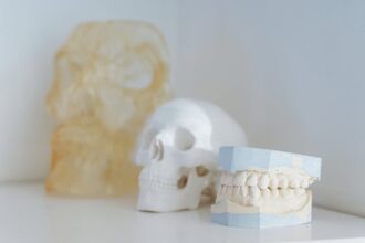 découvrez comment maintenir une bonne santé osseuse grâce à des conseils nutritionnels, des exercices adaptés et des informations sur les compléments. protégez vos os et améliorez votre bien-être général.